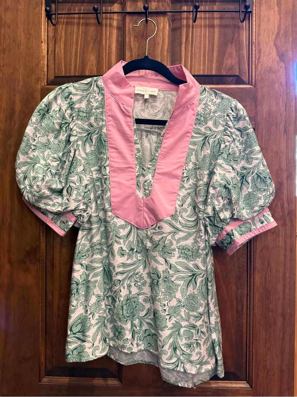 Women’s Floral Puff-Sleeve Top with Pink Trim